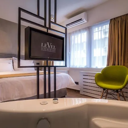 Level Luxury Bed & Breakfast 4*