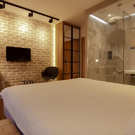 Level Luxury 4* Belgrado