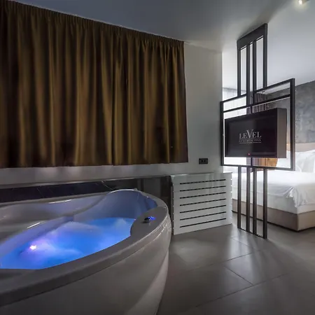 Level Luxury Bed & Breakfast 4*
