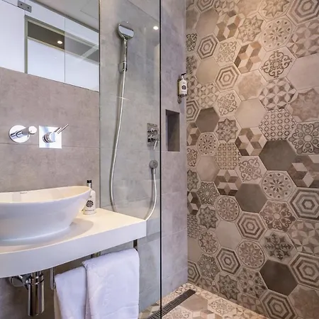 Level Luxury Bed & Breakfast Belgrado