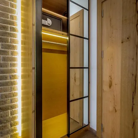 Level Luxury 4* Beograd