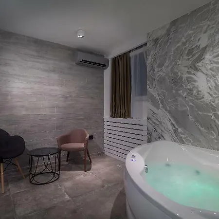 Level Luxury 4*